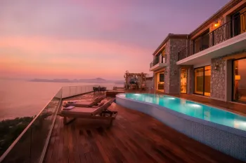 ویلا طراح با دید دریا در Faralya Fethiye برای فروش